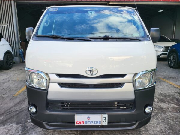 2017 Toyota Hiace 3.0 Commuter M/T - Image 2