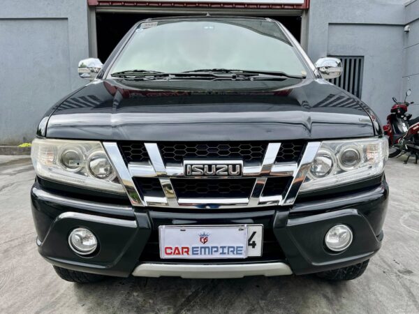 2014 Isuzu Crosswind 2.5 Sportivo X A/T - Image 2