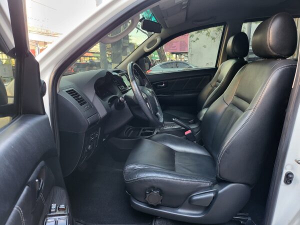 2015 Toyota Fortuner 2.4 V Diesel Super Loaded A/T - Image 10