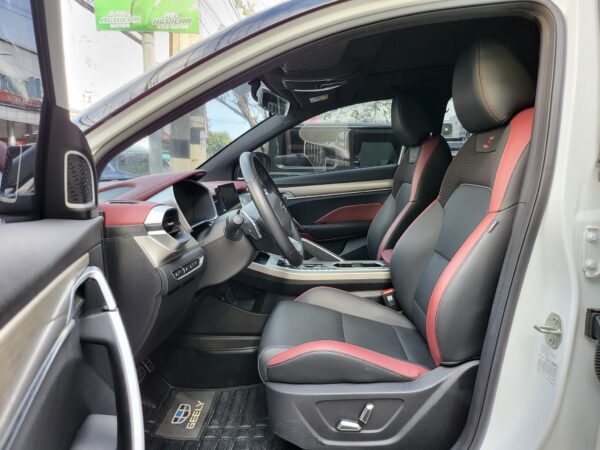 2023 Geely Coolray 1.5 Sport W/ Sunroof 10K KM A/T - Image 10