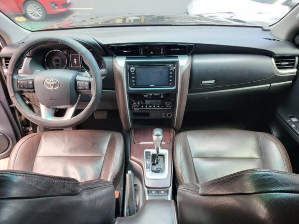 2018 Toyota Fortuner 2.7 G Gas A/T - Image 11