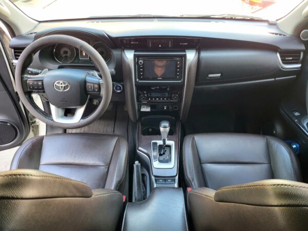 2019 Toyota Fortuner 2.4 V Diesel A/T - Image 11