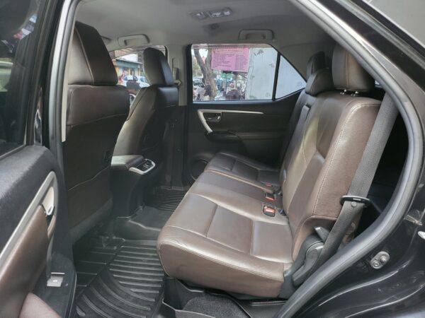 2016 Toyota Fortuner 2.4 V A/T - Image 13