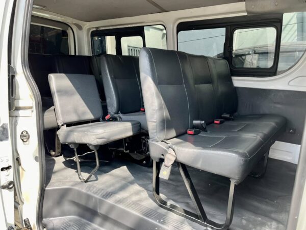 2018 Toyota Hiace 3.0 Commuter M/T - Image 11