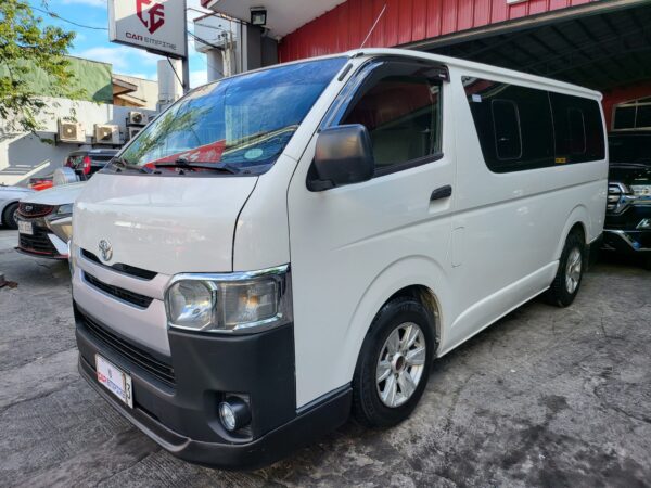 2017 Toyota Hiace 3.0 Commuter M/T