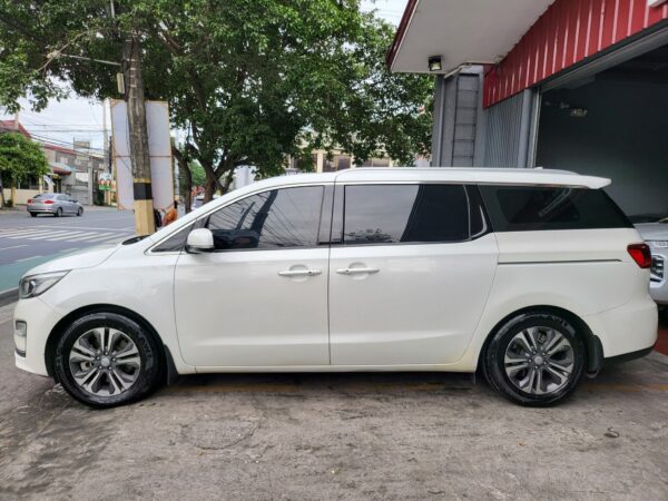 2019 Kia Grand Carnival 2.2 Captain Seats Push Start W/Sunroof A/T - Image 3