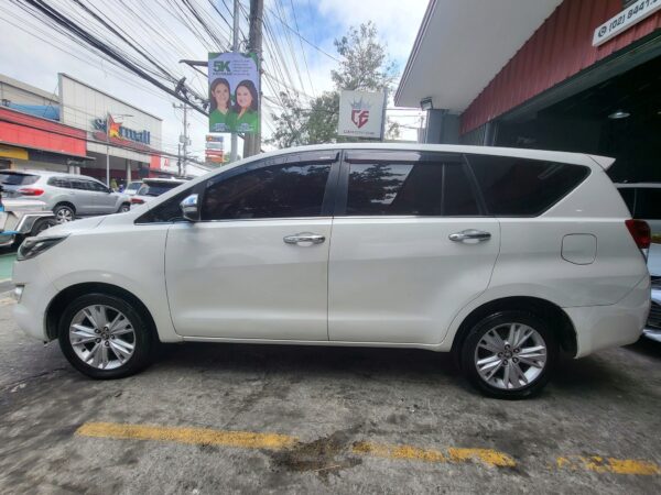 2018 Toyota Innova 2.8 V Diesel A/T - Image 3