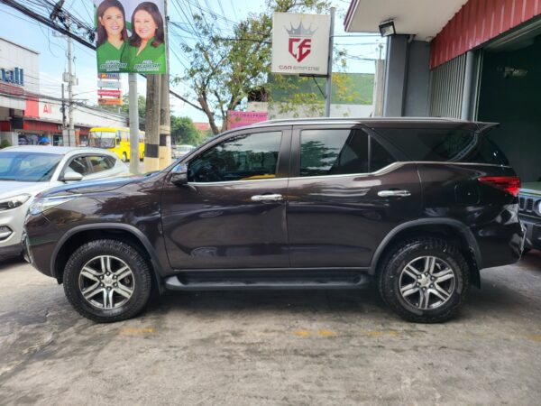 2018 Toyota Fortuner 2.7 G Gas A/T - Image 3