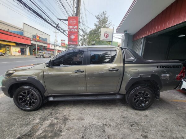 2024 Toyota Hilux 2.4 Conquest V 4x2 17K KM A/T - Image 4