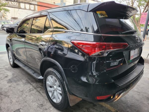 2016 Toyota Fortuner 2.4 V A/T - Image 5