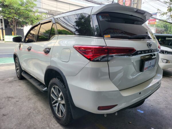 2017 Toyota Fortuner 2.4 V Diesel A/T - Image 4