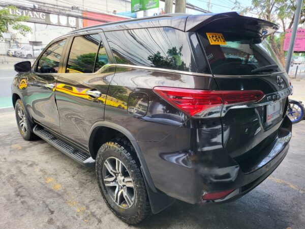 2018 Toyota Fortuner 2.7 G Gas A/T - Image 4