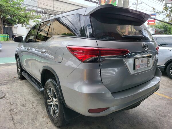 2019 Toyota Fortuner 2.4 G Diesel A/T - Image 4