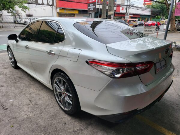 Toyota Camry 2019 2.5 V 40K KM A/T - Image 4