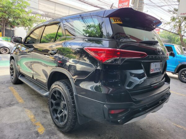 2017 Toyota Fortuner 2.7 G Gas Loaded Casa Maintained A/T - Image 4