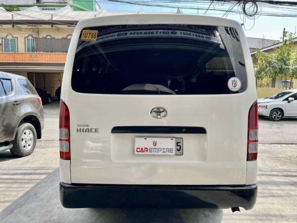 2018 Toyota Hiace 3.0 Commuter M/T - Image 4