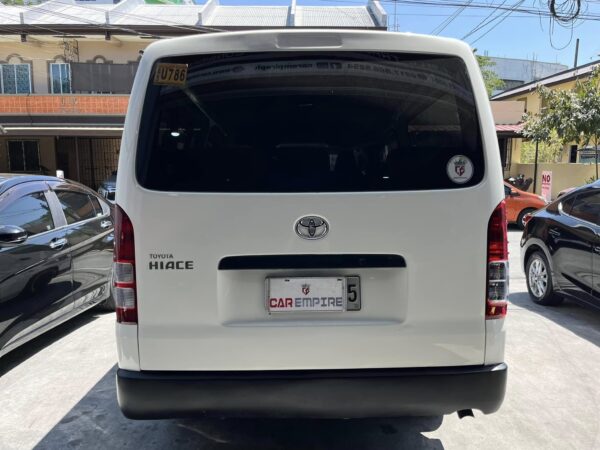 2018 Toyota Hiace 3.0 Commuter M/T - Image 5