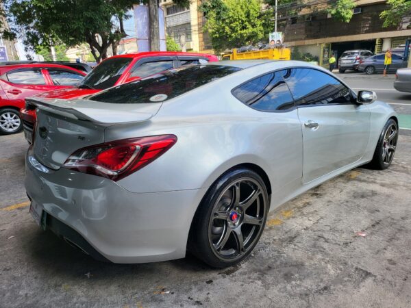 2013 Hyundai Genesis 3.8 V6 W/Sunroof A/T - Image 7