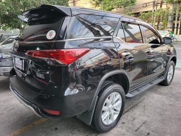 2016 Toyota Fortuner 2.4 V A/T - Image 7