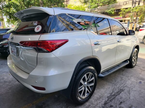 2019 Toyota Fortuner 2.4 V Diesel A/T - Image 6