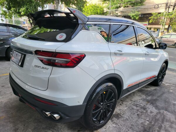 2023 Geely Coolray 1.5 Sport W/ Sunroof 10K KM A/T - Image 6