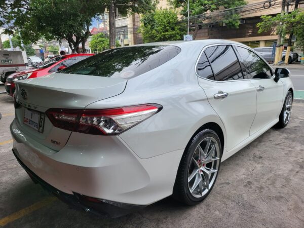 Toyota Camry 2019 2.5 V 40K KM A/T - Image 6