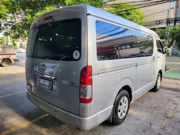 2018 Toyota Hiace Grandia 3.0 GL M/T - Image 6