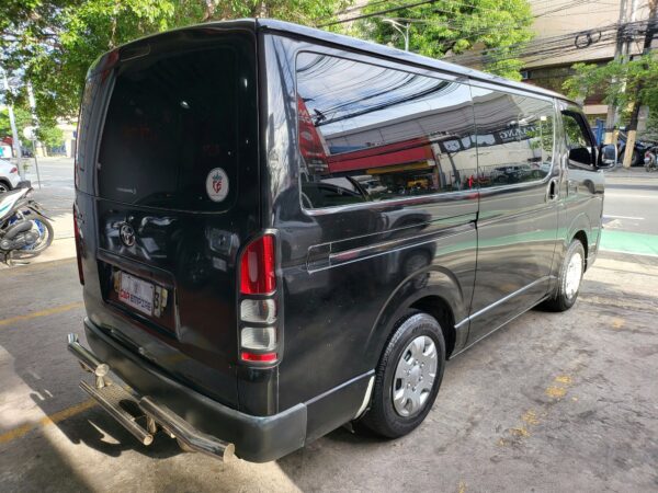 2018 Toyota Hiace Commuter M/T - Image 7