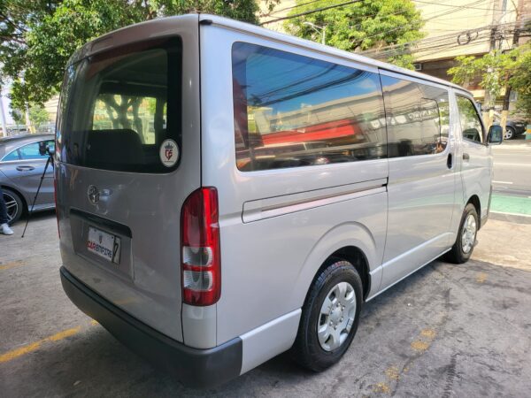 2019 Toyota Hiace 3.0 Commuter M/T - Image 6