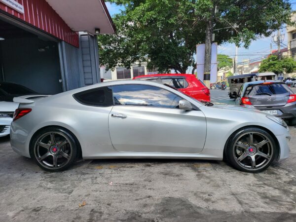 2013 Hyundai Genesis 3.8 V6 W/Sunroof A/T - Image 8