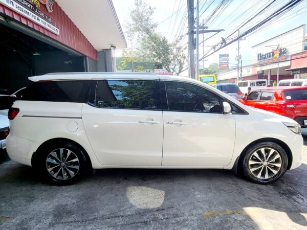 2015 Kia Grand Carnival 2.2 EX W/Sunroof Leather Captain Seat A/T - Image 8