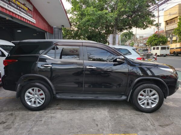 2016 Toyota Fortuner 2.4 V A/T - Image 8