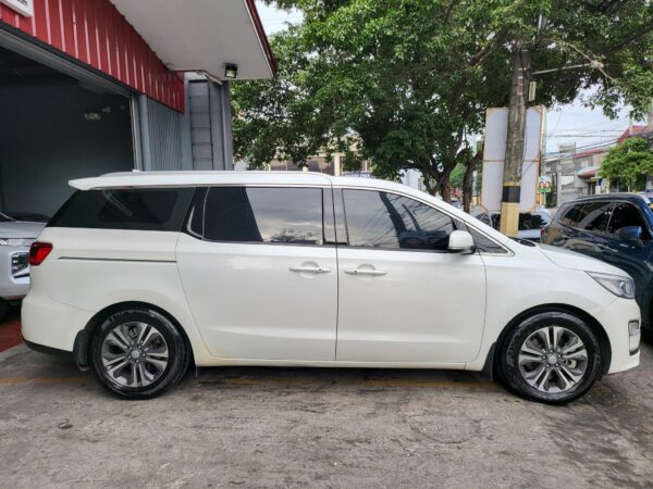 2019 Kia Grand Carnival 2.2 Captain Seats Push Start W/Sunroof A/T - Image 7