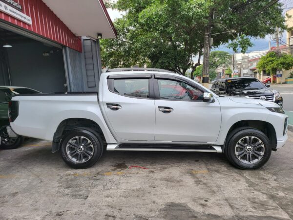 2021 Mitsubishi Strada 2.5 GLS Push Start M/T - Image 7