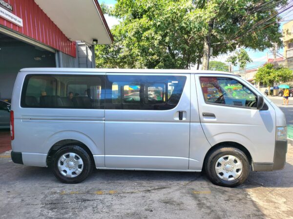 2019 Toyota Hiace 3.0 Commuter M/T - Image 7