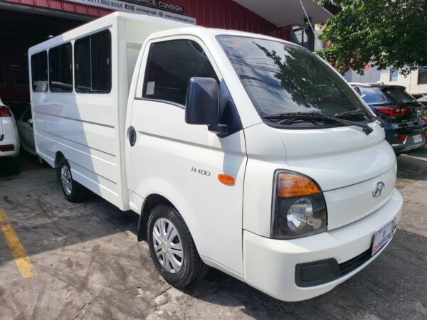 2018 Hyundai H100 2.6 GL Dual Aircon M/T - Image 9