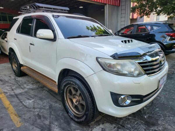 2015 Toyota Fortuner 2.4 V Diesel Super Loaded A/T - Image 8