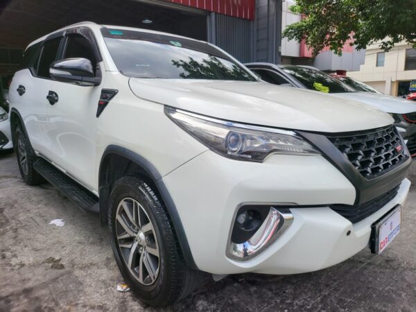 2017 Toyota Fortuner 2.4 V Diesel A/T - Image 8