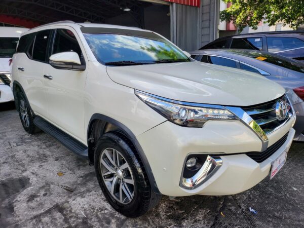 2019 Toyota Fortuner 2.4 V Diesel A/T - Image 8