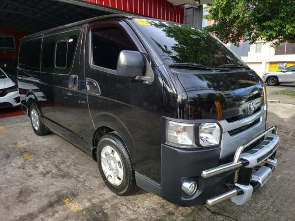 2018 Toyota Hiace Commuter M/T - Image 9