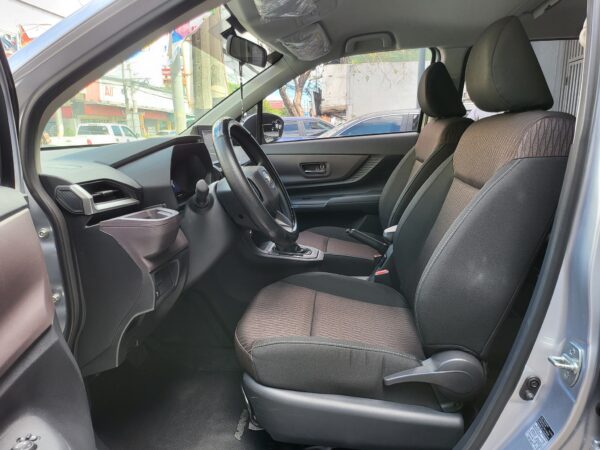 2024 Toyota Avanza 1.3 E 1K KM A/T - Image 10