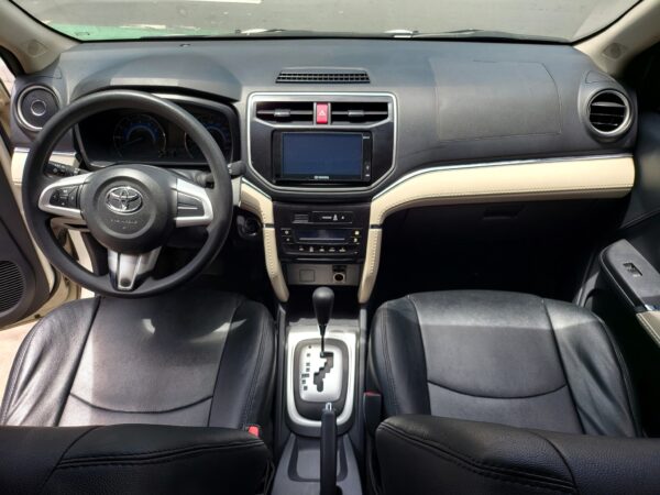 2018 Toyota Rush 1.5 E A/T - Image 11