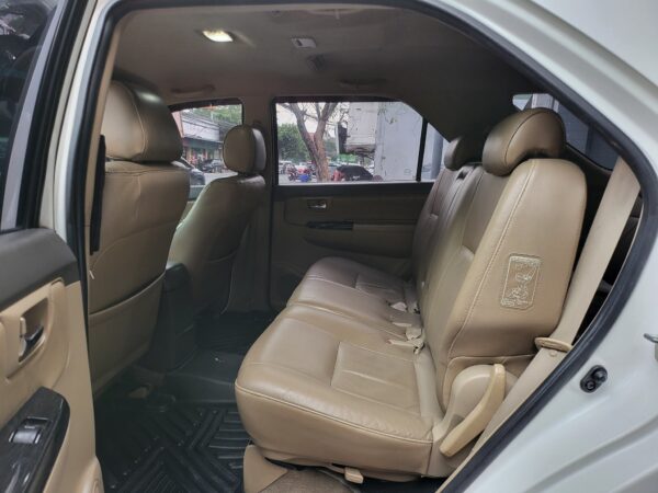 2013 Toyota Fortuner 2.7 G A/T - Image 13