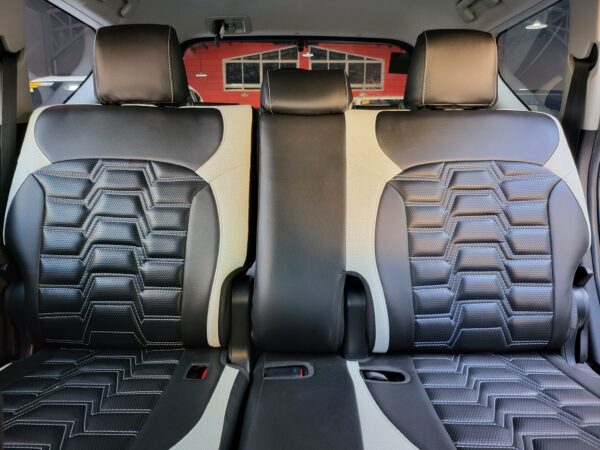 2023 Toyota Innova 2.8 E Diesel Casa Maintained A/T - Image 12