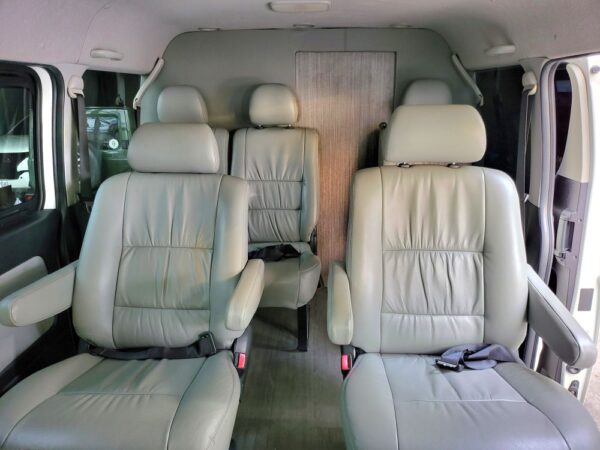 2018 Toyota Hiace Super Grandia 3.0 Artista Van W/CR 300K Upgrade 40K KM A/T - Image 14