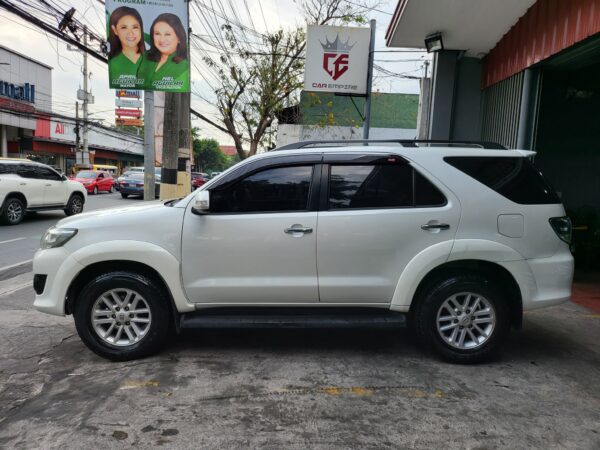 2013 Toyota Fortuner 2.7 G A/T - Image 4