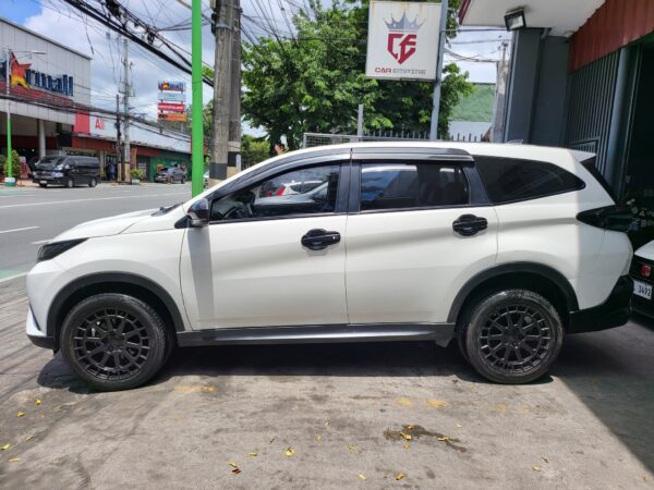 2018 Toyota Rush 1.5 E A/T - Image 3
