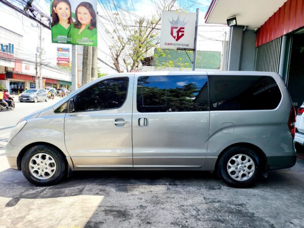 2014 Hyundai Grand Starex 2.5 GL A/T - Image 4