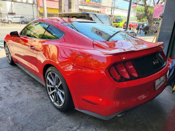 2015 Ford Mustang 5.0 GT 18K KM A/T - Image 4