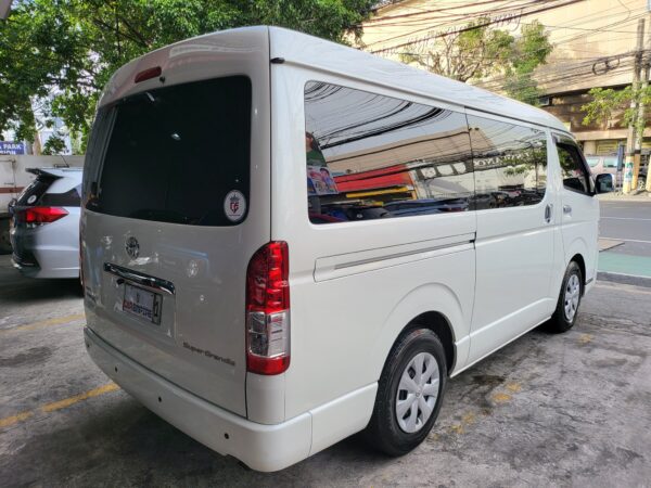 2018 Toyota Hiace Super Grandia 3.0 Artista Van W/CR 300K Upgrade 40K KM A/T - Image 7